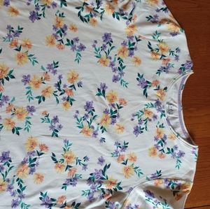 Beautiful floral Classic tee, Croft & Barrow